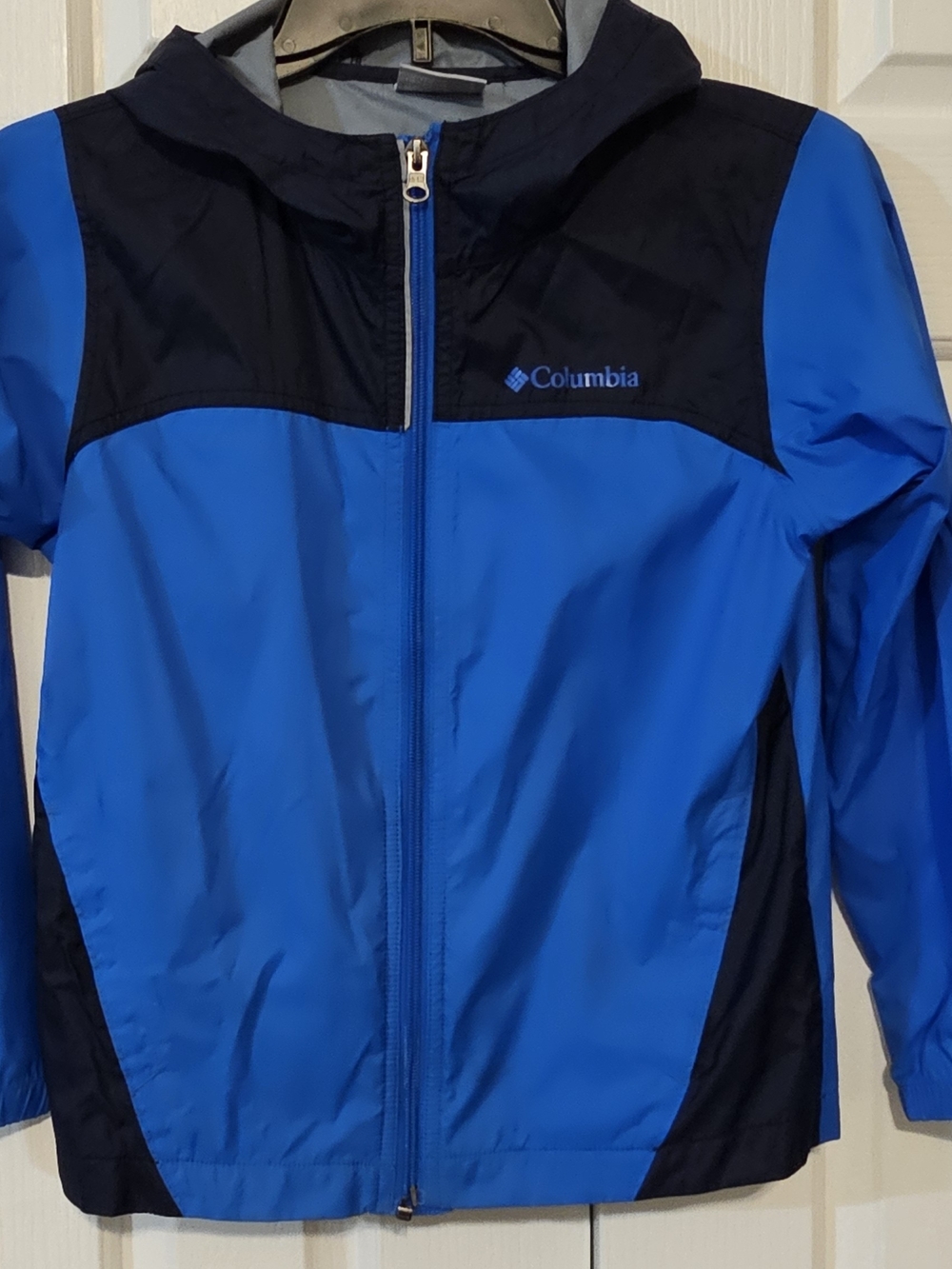 Columbia Kids Blue and Black Hooded Rain Jacket (S)